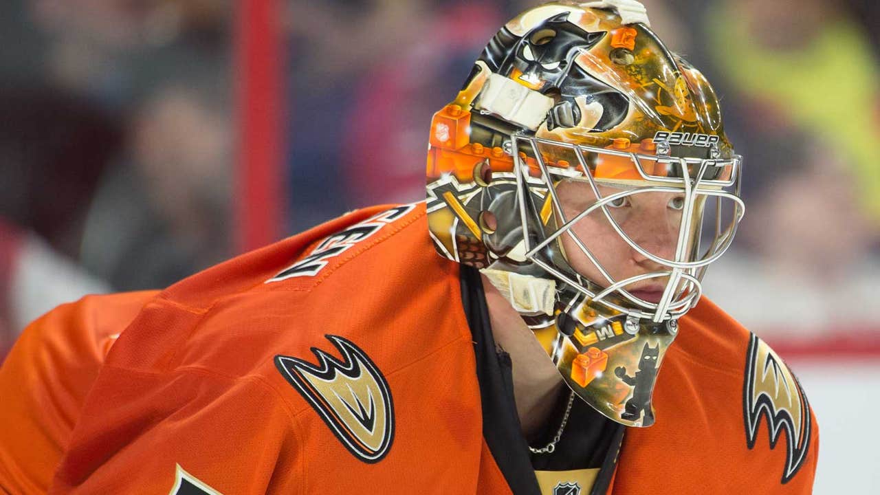Ducks trade G Andersen to Maple Leafs for 2 draft picks